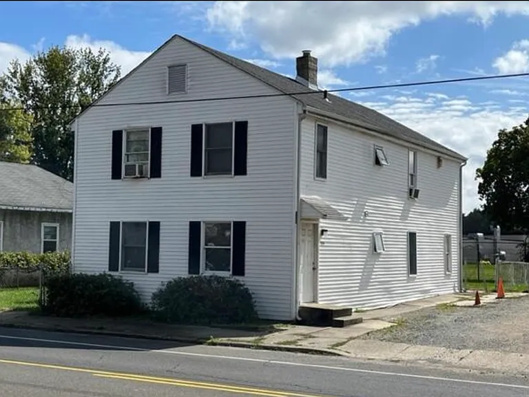 120-120A E Main St #B — Photo 1