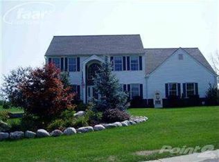 9145 Meadowland Dr, Grand Blanc, MI 48439