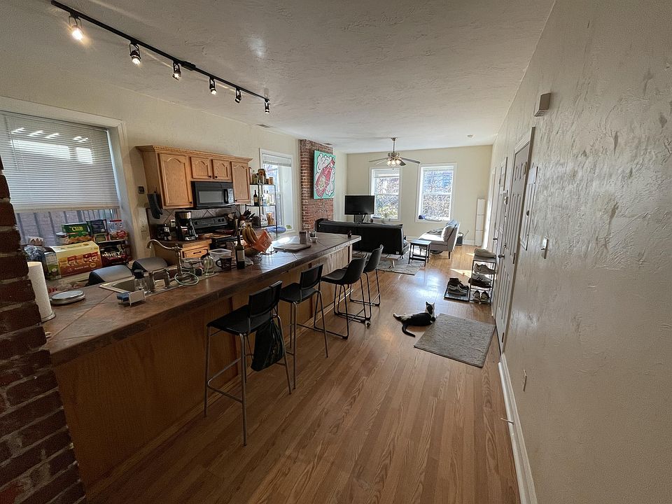 1st image of 217 Stratford Ave #3