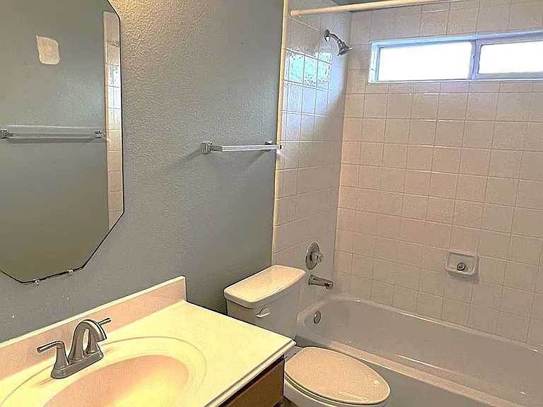 10634 Lyndon Meadows Dr — Photo 25