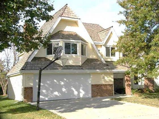 1st image of 6602 S 107th St