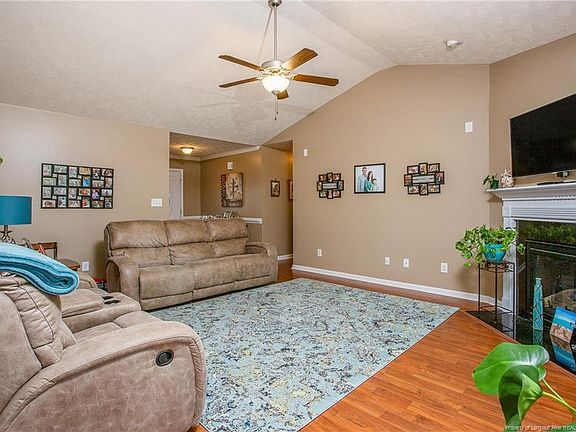 5th image of 172 Crestwood Ln