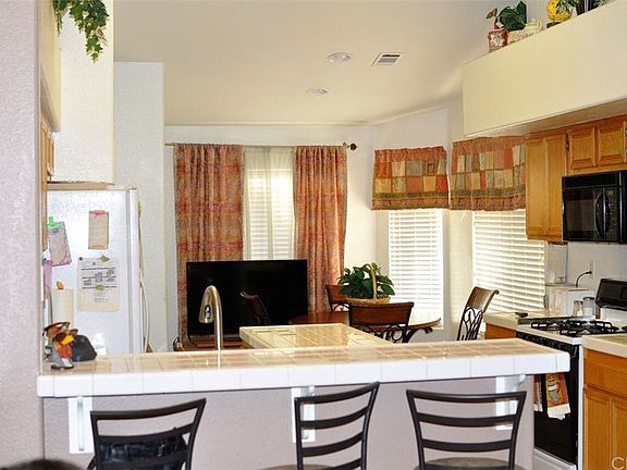 4th image of 31744 Loire Dr