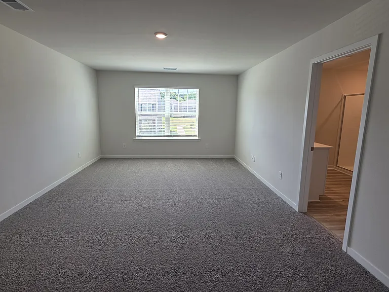 1628 Secrest Commons Dr — Photo 28