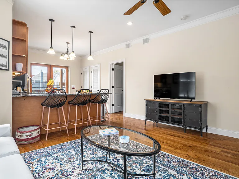 2117 W Irving Park Rd #2R — Photo 15