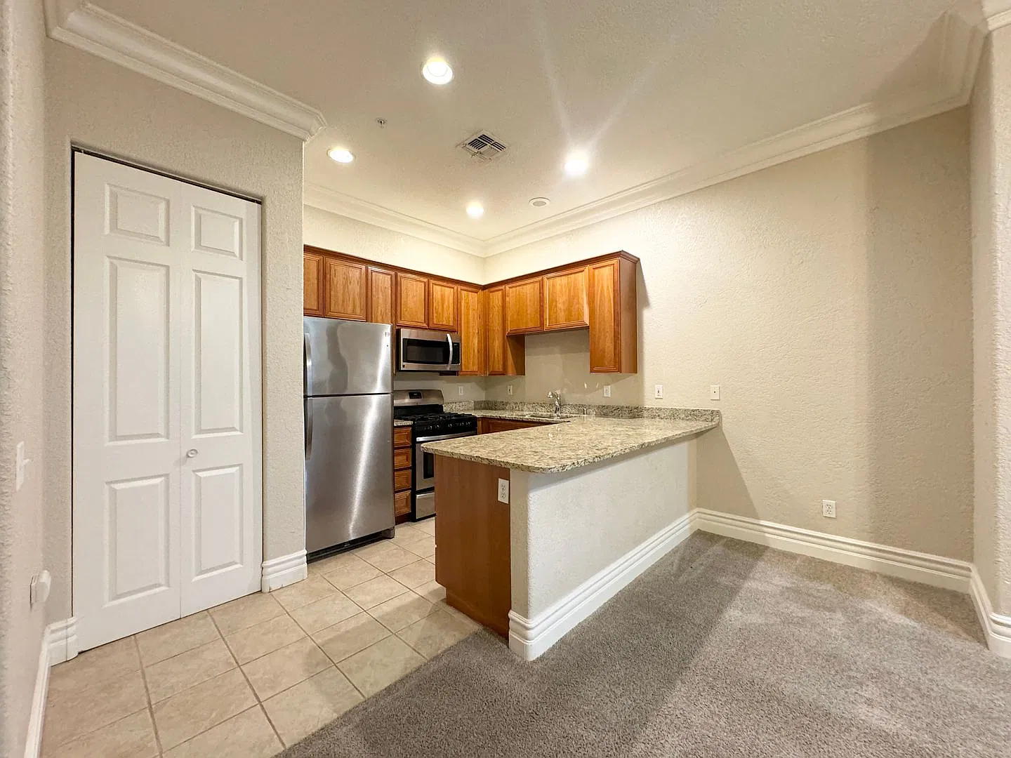 Available Now Ground Level 1 Bedroom 1 Bathroom la Quinta Condo! — Photo 4