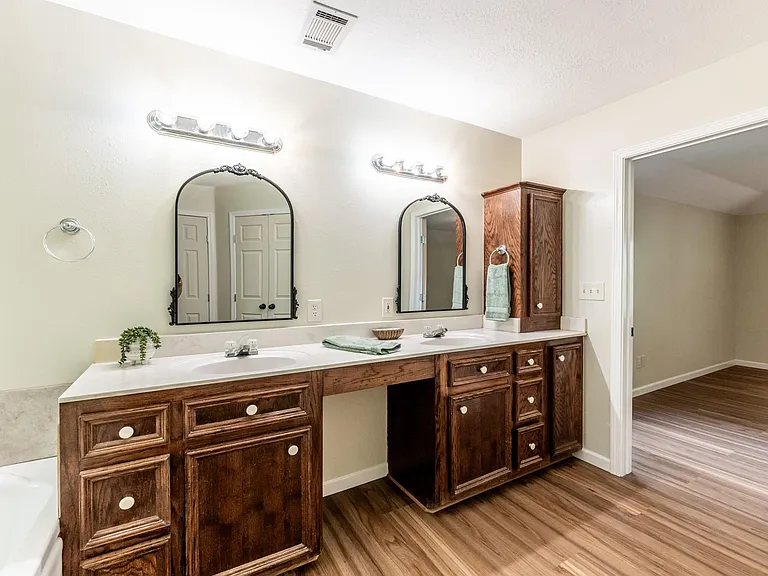 3660 Red Bud Ln — Photo 13