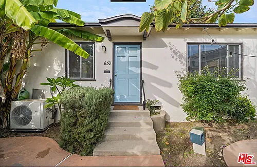 650 Park Ave Photo 1