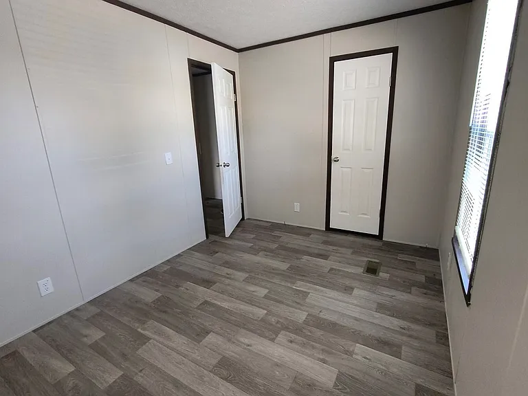 13 E Ashwood Dr — Photo 6