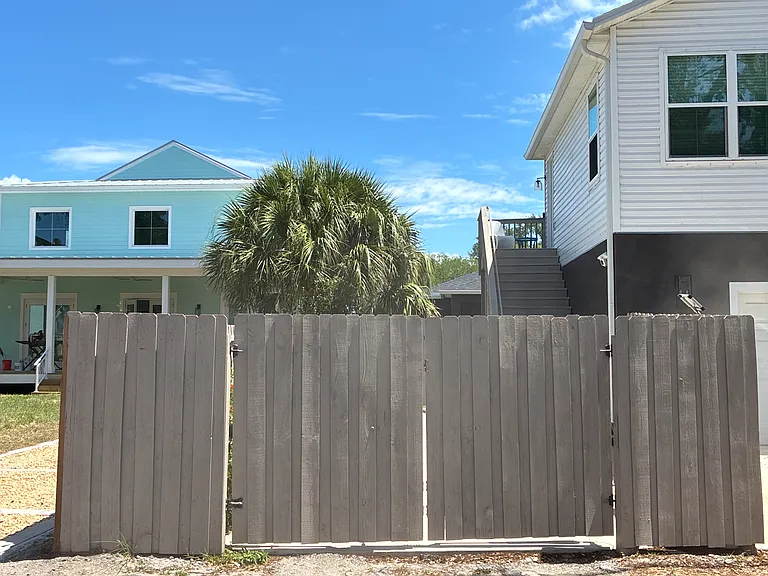 2651 1/2 Bayside Dr S — Photo 2