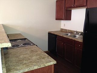 2nd image of 498 Elliot Loop