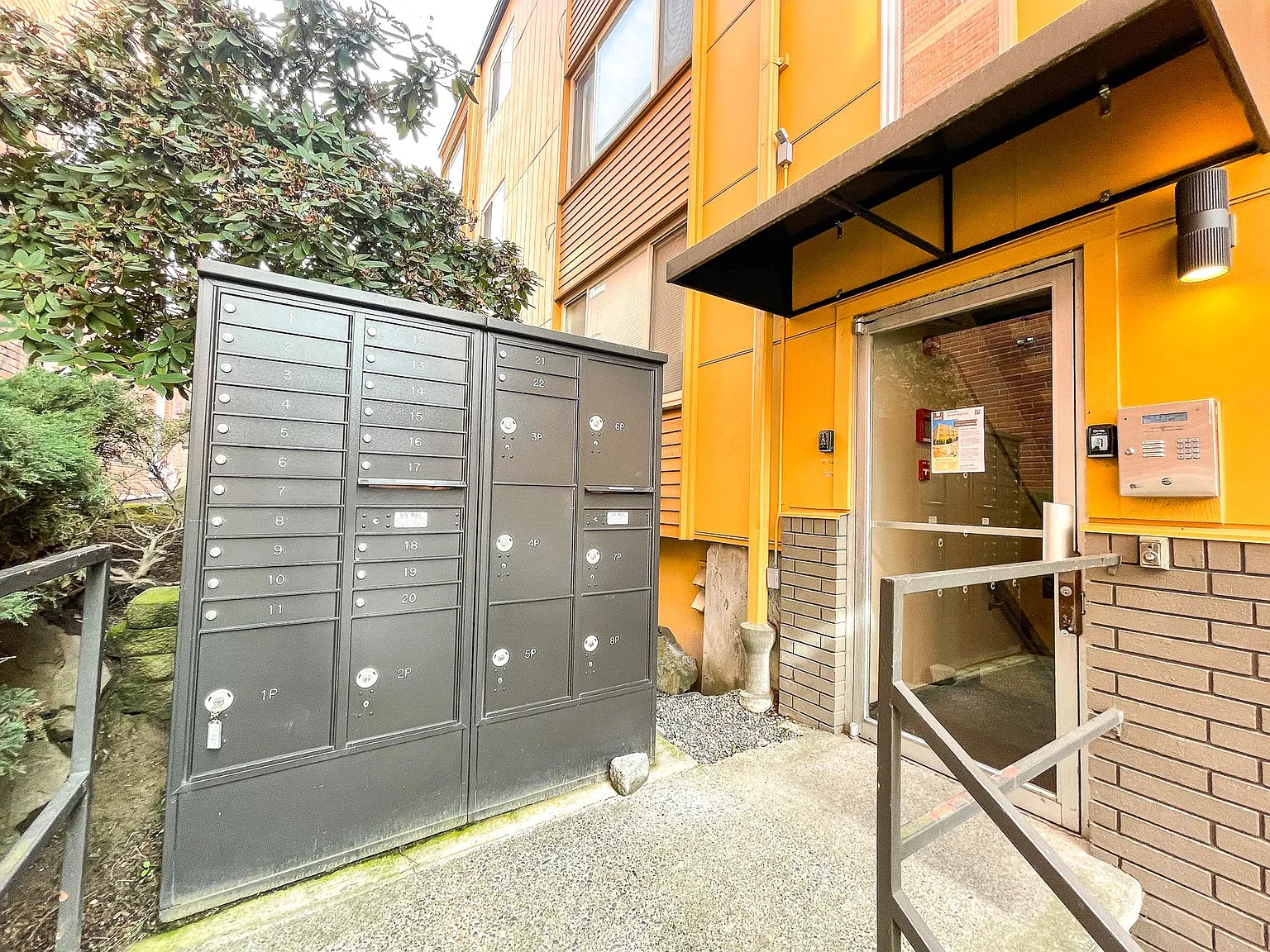 Summit Apartments — Photo 3