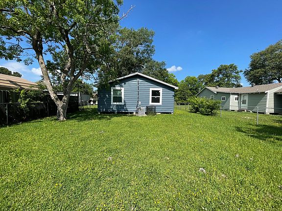 3rd image of 6324 Diamond Ave