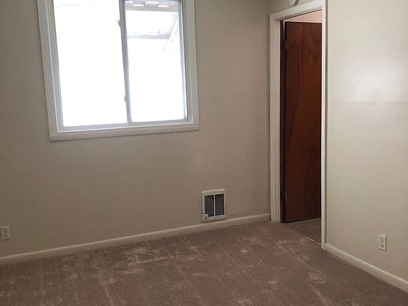 4th image of 743 S Ogden St #2