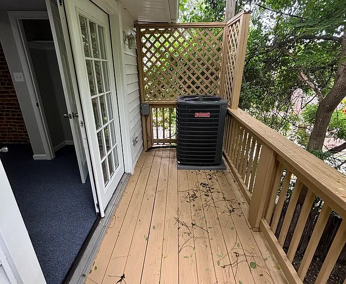119 S Carrollton Ave — Photo 2