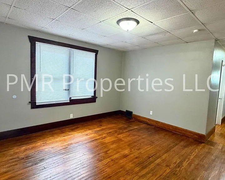 4103 King Hill Ave — Photo 3
