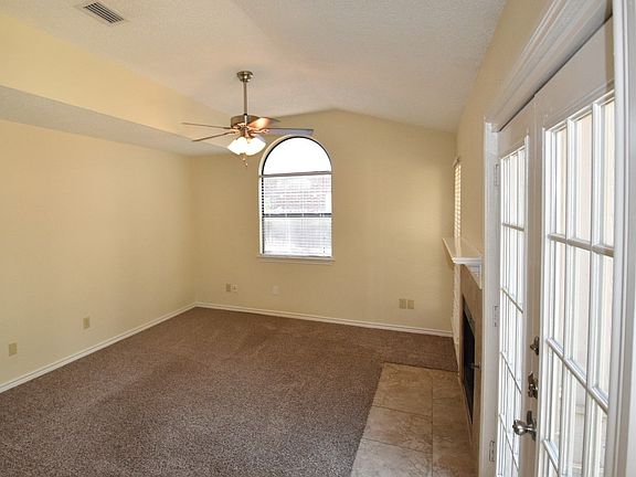 3rd image of 3302 Bridlewood Dr