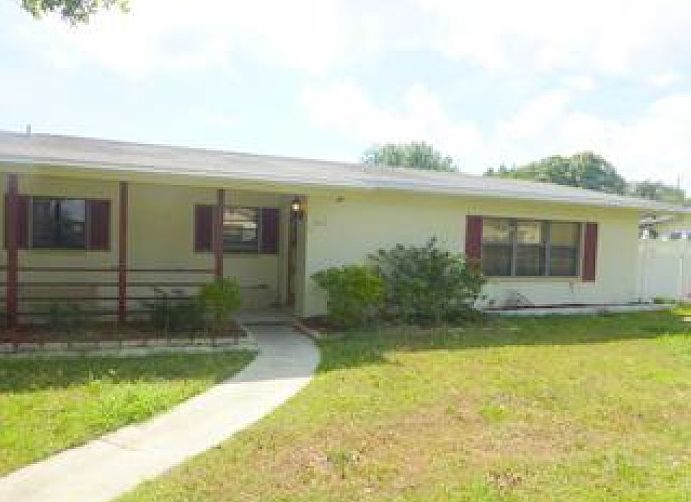 1st image of 4021 Greenwood Dr