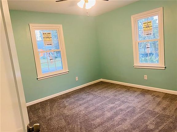 4th image of 3823 Greeley Ave