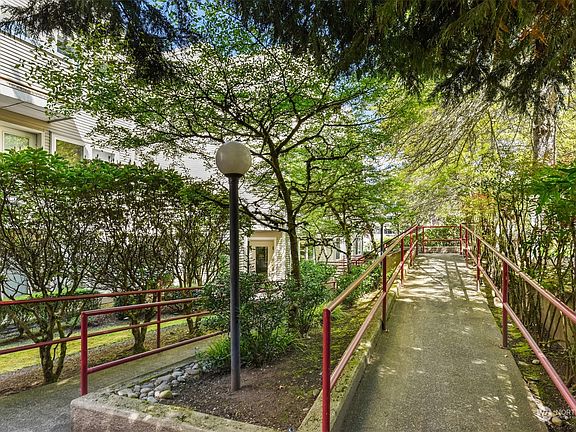 3rd image of 12903 SE 38th Street #309