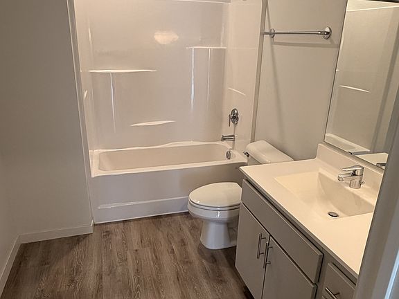 5th image of 2618 W 44th St #0B-1Ba-548Sqft