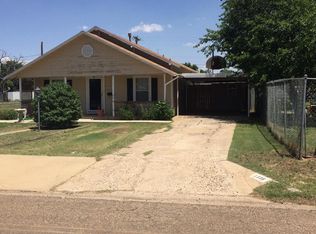 1506 Nassau St, Plainview, TX 79072