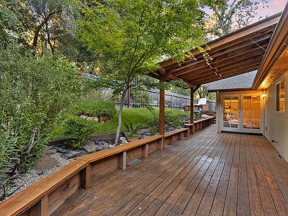 5th image of 187 Oak Knoll Ct