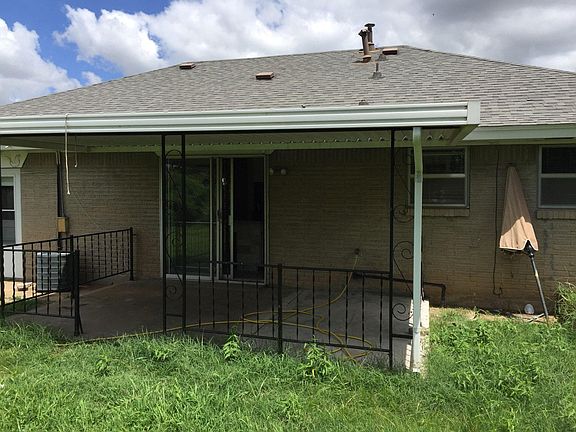 2nd image of 600 SW 70th St