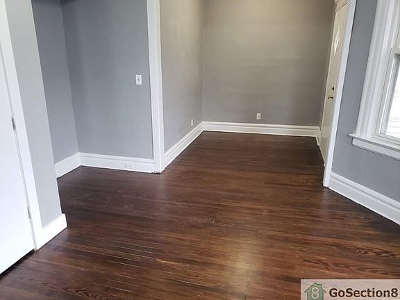 3rd image of 106 Isabella Ave Floor 1