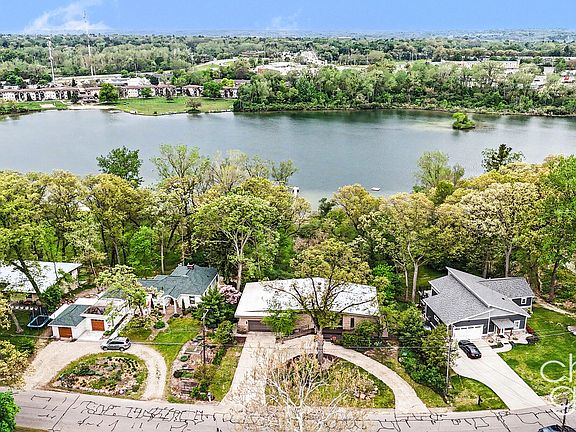 4th image of 3255 Dorais Dr NE