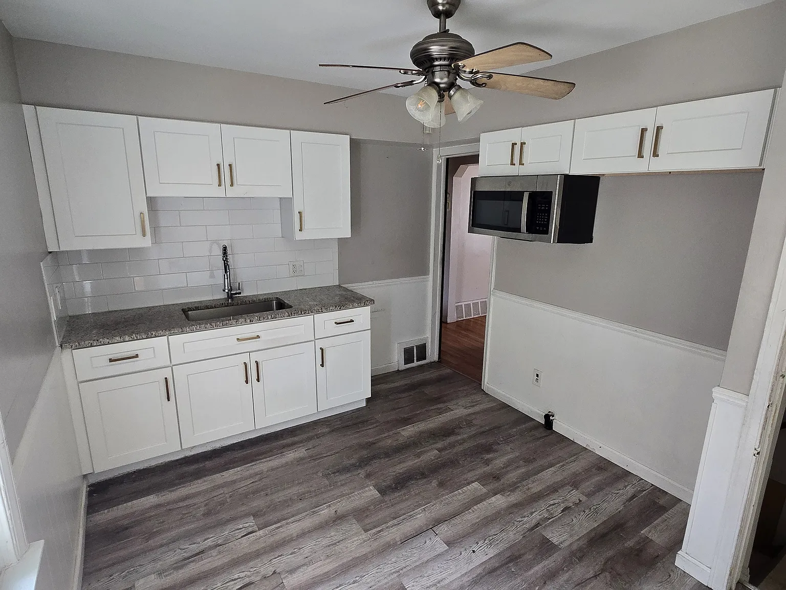 3 bed, 1025 sqft, $1,550 — Photo 3