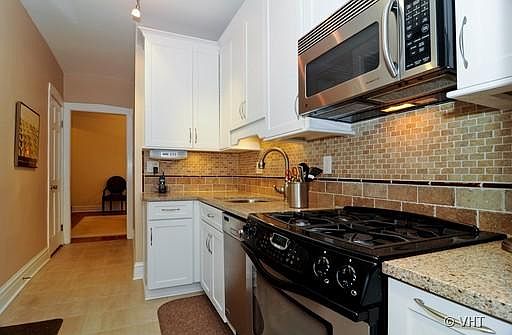 5th image of 749 W Brompton Ave #3