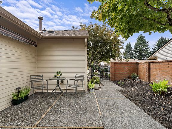 5th image of 15845 SW Greens Way
