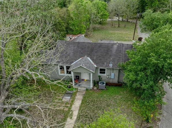 1006 Proctor St, Lockhart, TX 78644