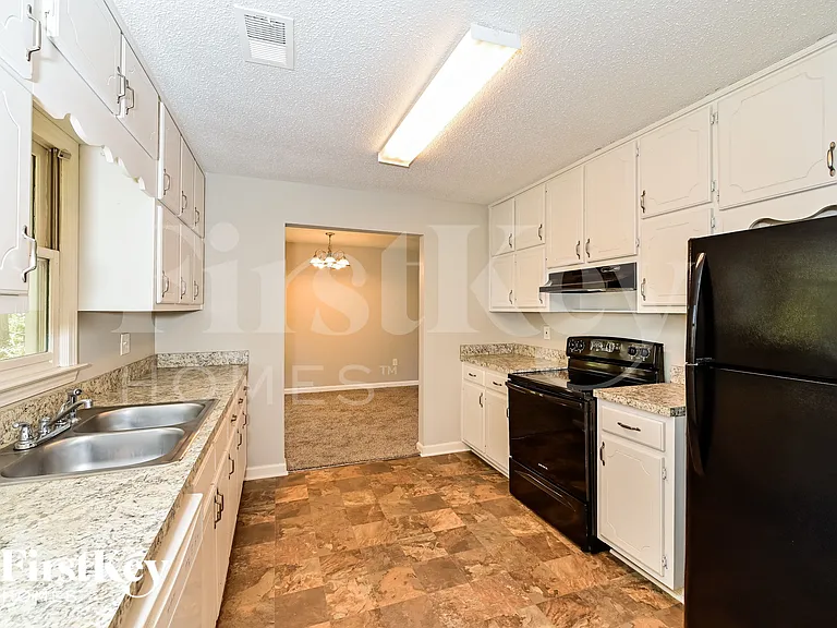 35 Park Place Dr — Photo 7