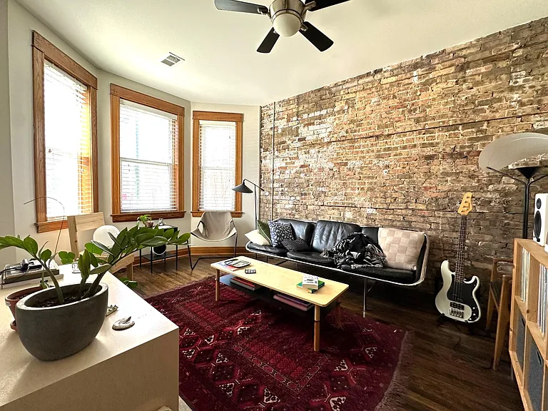 2649 N Sacramento Ave #1 — Photo 1