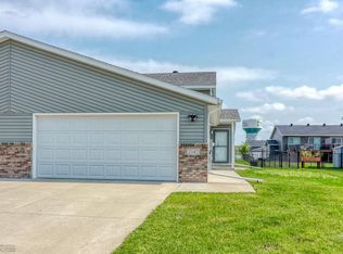 2147 Admiral Dr W, West Fargo, ND 58078