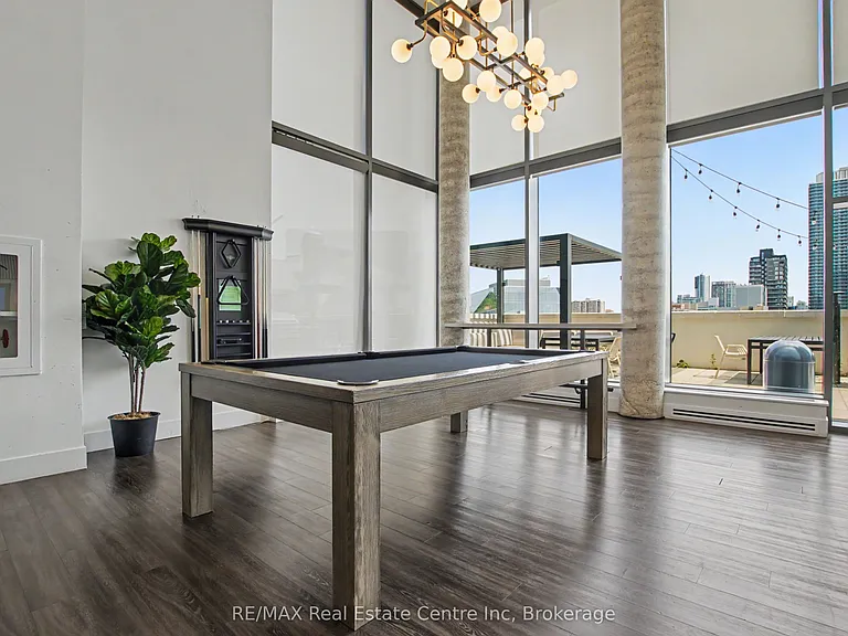 15 Wellington St S #2214 — Photo 28