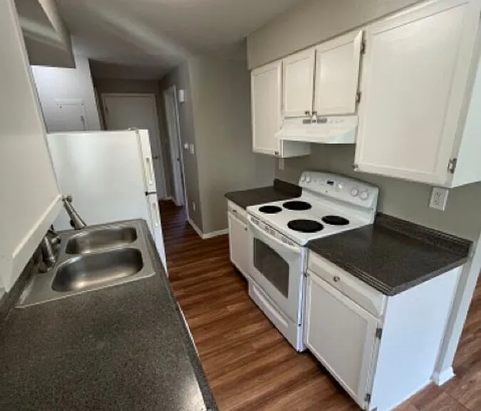 5562 Newland Way #7 — Photo 3