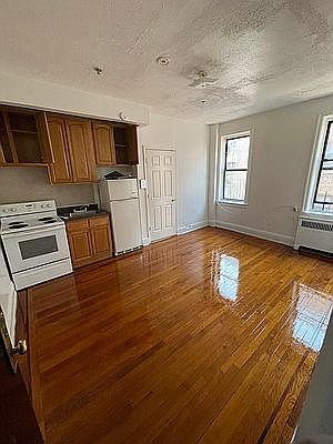1st image of 150 E 19th St APT 5B