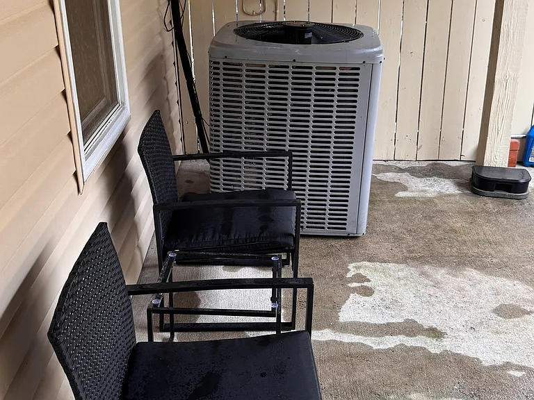 1112 Oates St NE #B — Photo 37