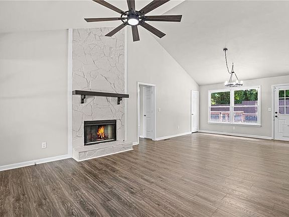 5th image of 20 W Bradford Ct