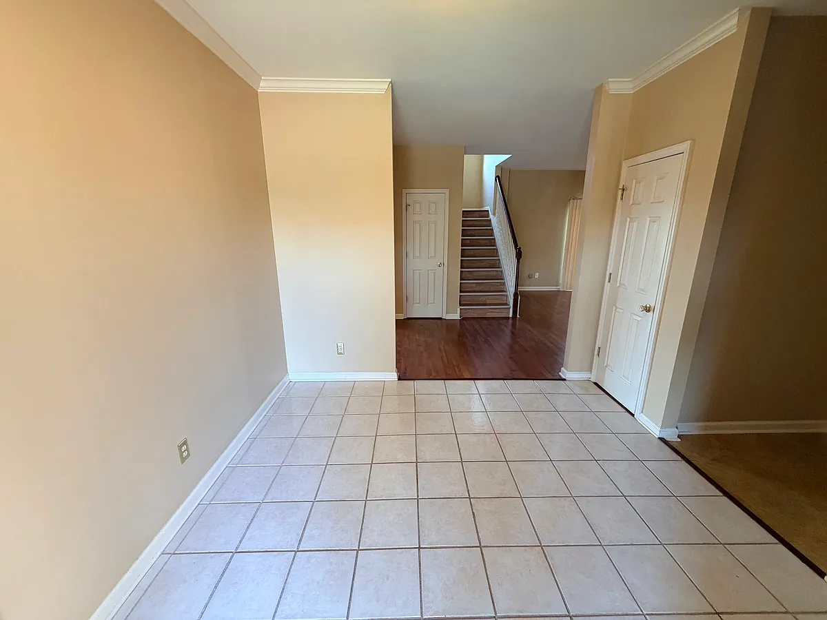 Building Photo - 3628 Fair Ridge Dr