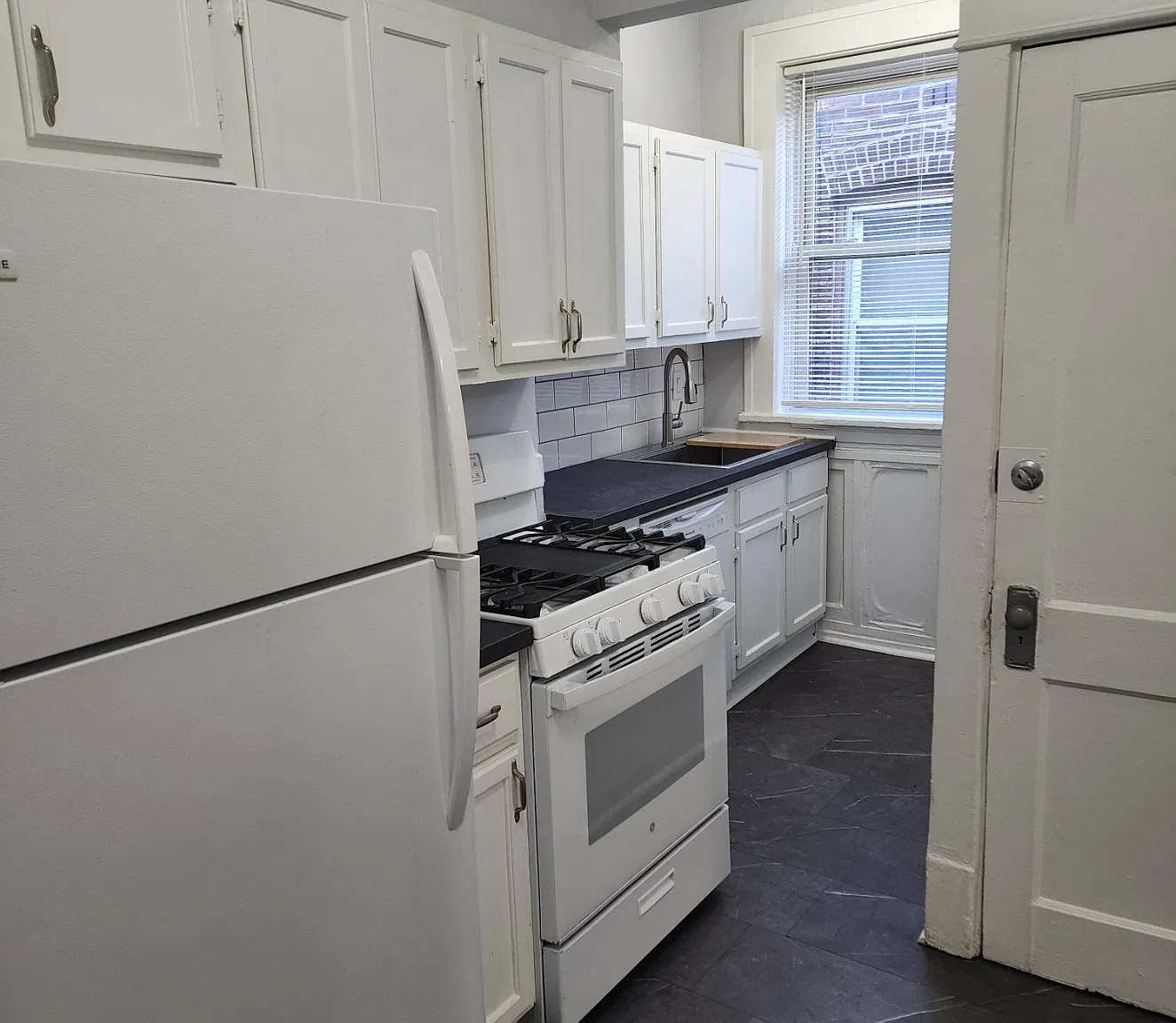 1 bed, 950 sqft, $975 — Photo 4