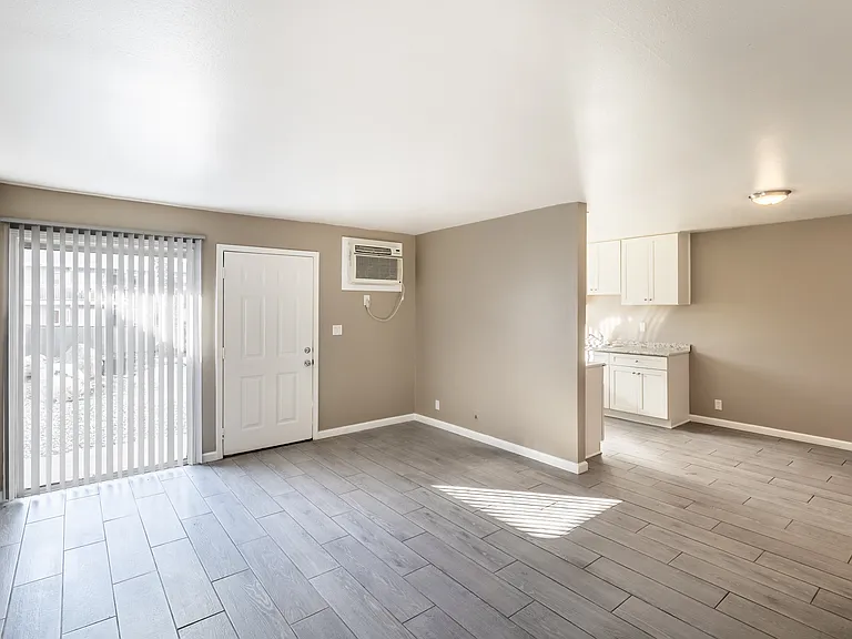233 W Nicolet St #4 — Photo 19