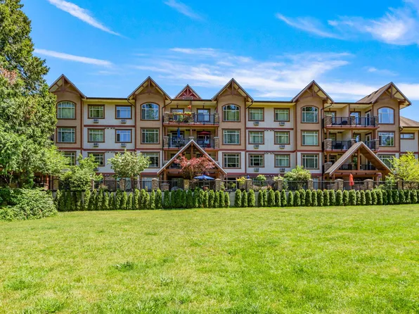 12525 190a St #211, Pitt Meadows, BC V3Y 0E1