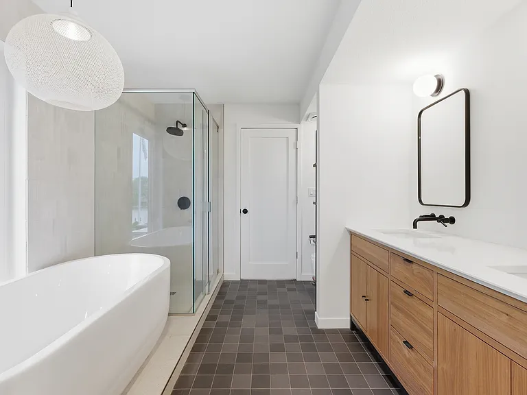 7907 NW Westside Dr — Photo 8