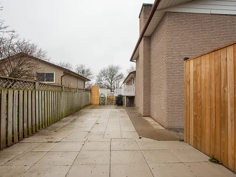 6748 Winston St — Photo 14