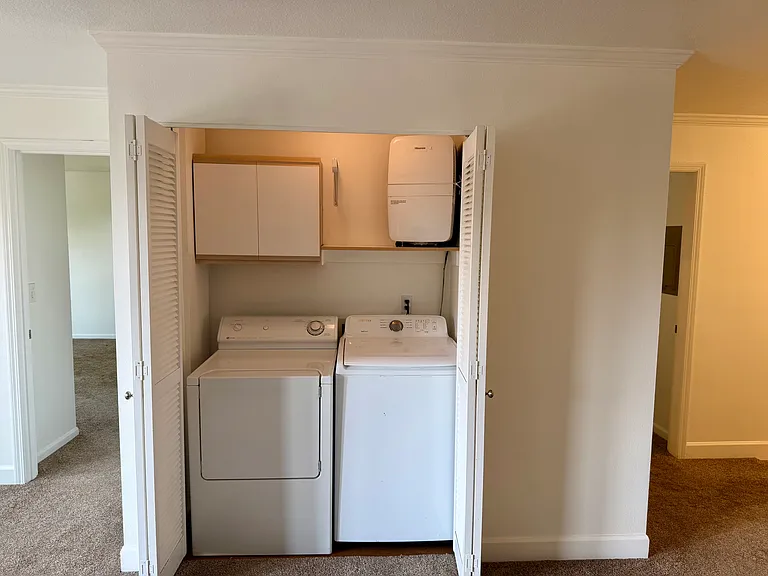 1033 SW Gibbs St #201 — Photo 4