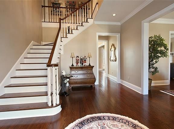 5th image of 45 Fairway Oaks Dr